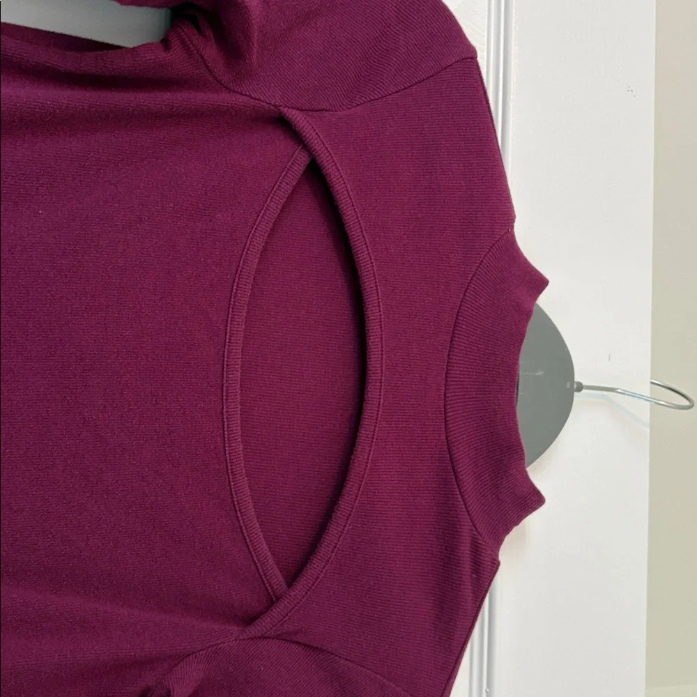 Guess Long Sleeve Cutout Top in Plum - Picture 3 of 9